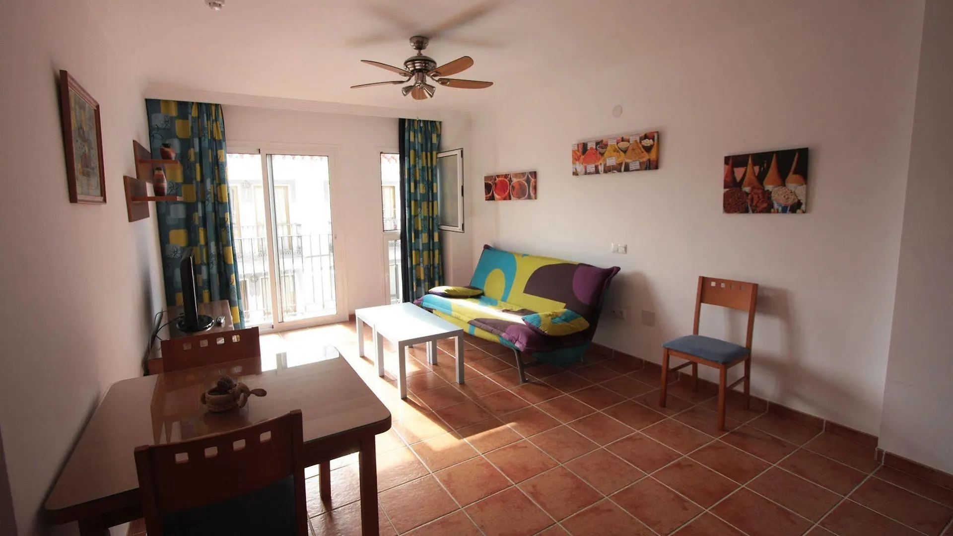 Apartamentos Nerjaluna